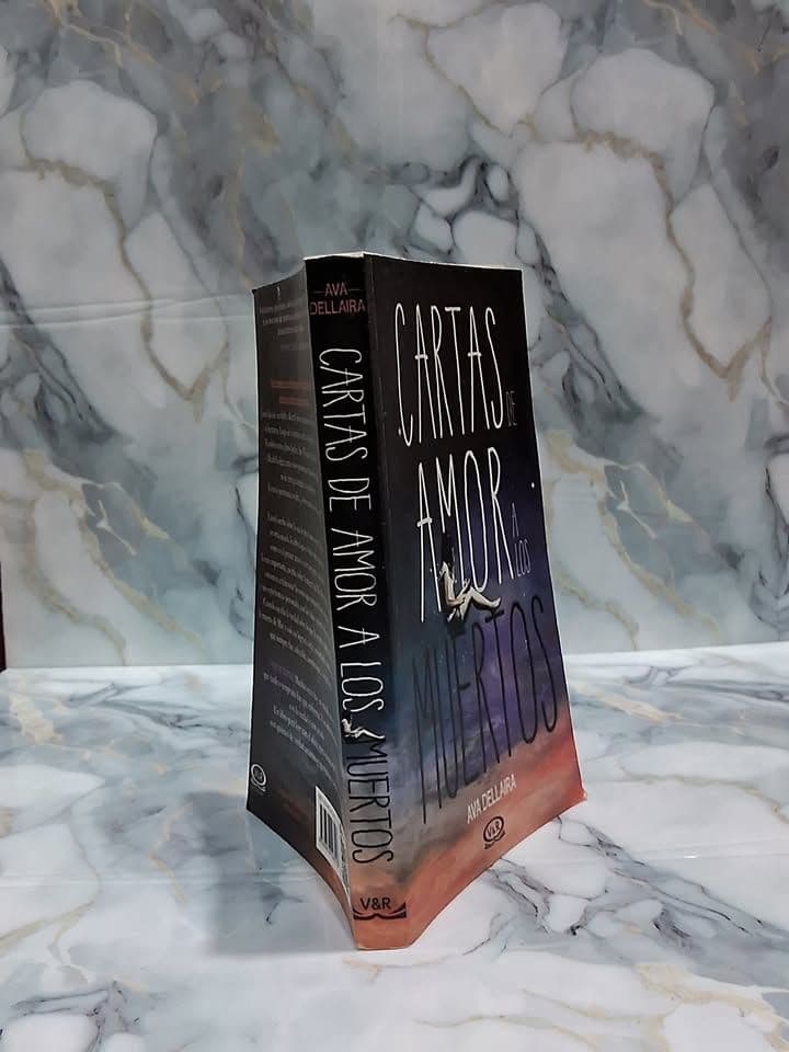 Cartas de Amor a Los Muertos — Ava Dellaira, libro usado (foto 1 de 2)