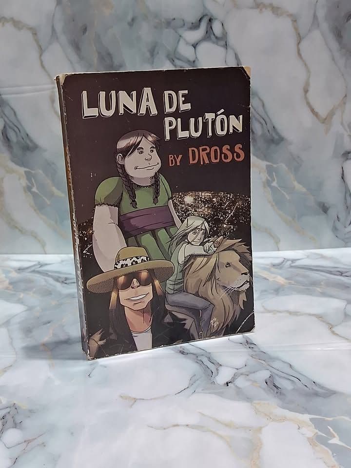 Luna de Plutón — Dross, libro usado (foto 1 de 3)