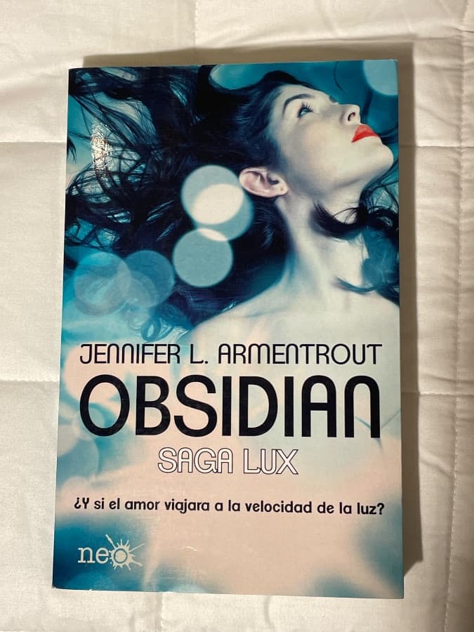 Obsidian (Saga Lux #1) — Jennifer L. Armentrout, libro usado