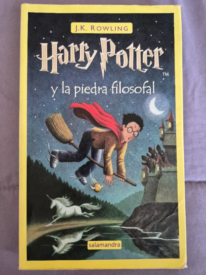 Harry Potter y la piedra filosofal — J.K. Rowling, libro usado (foto 1 de 2)