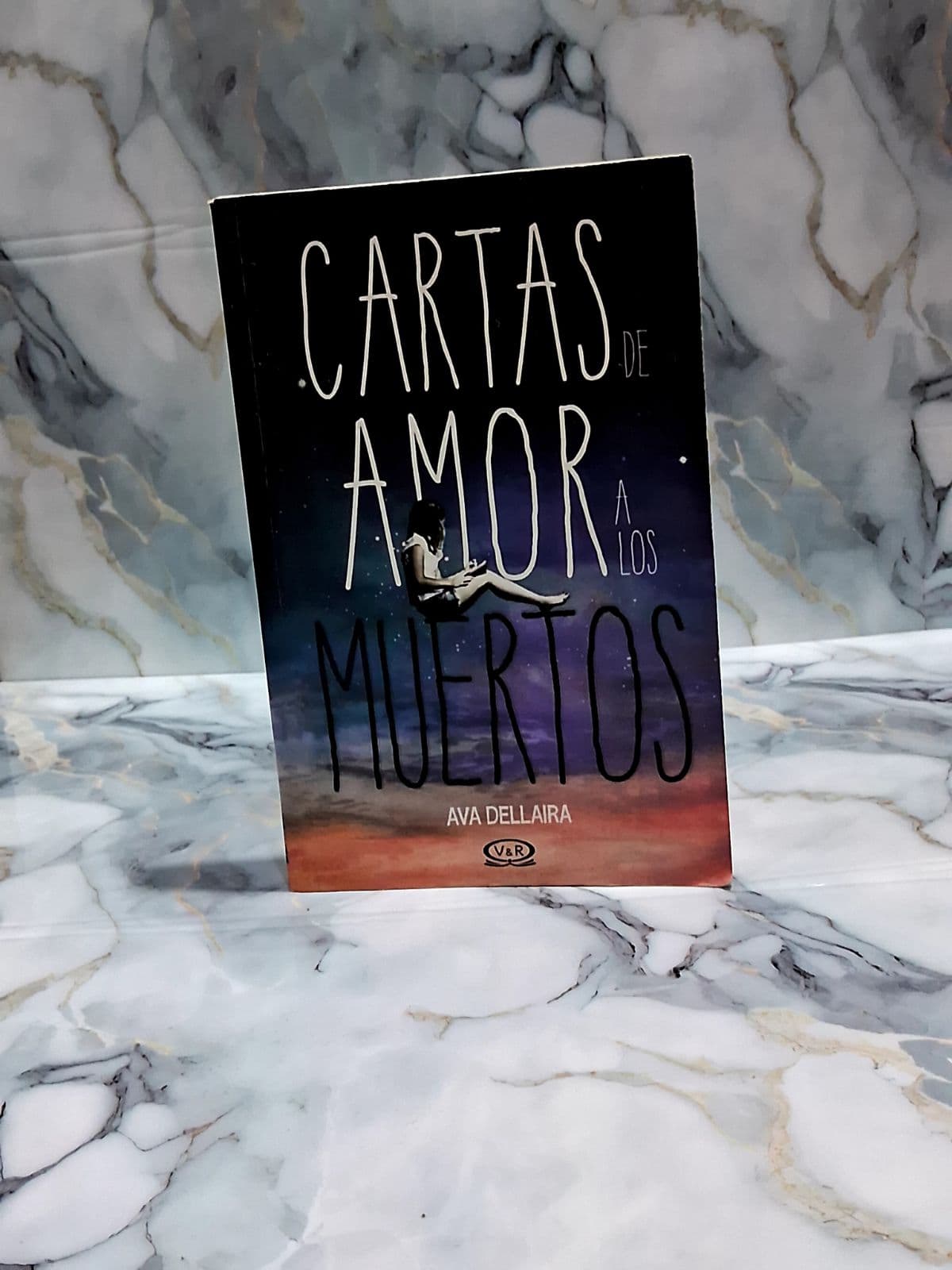 Carta de amor a los muertos — Ava Dellaira, libro usado (foto 1 de 2)