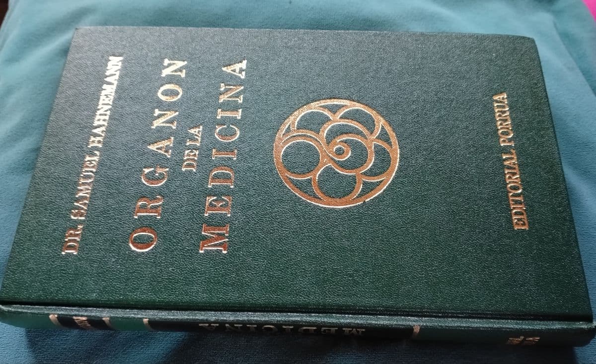 Organón de la medicina — Doctor Samuel hannemann, libro usado (foto 2 de 5)