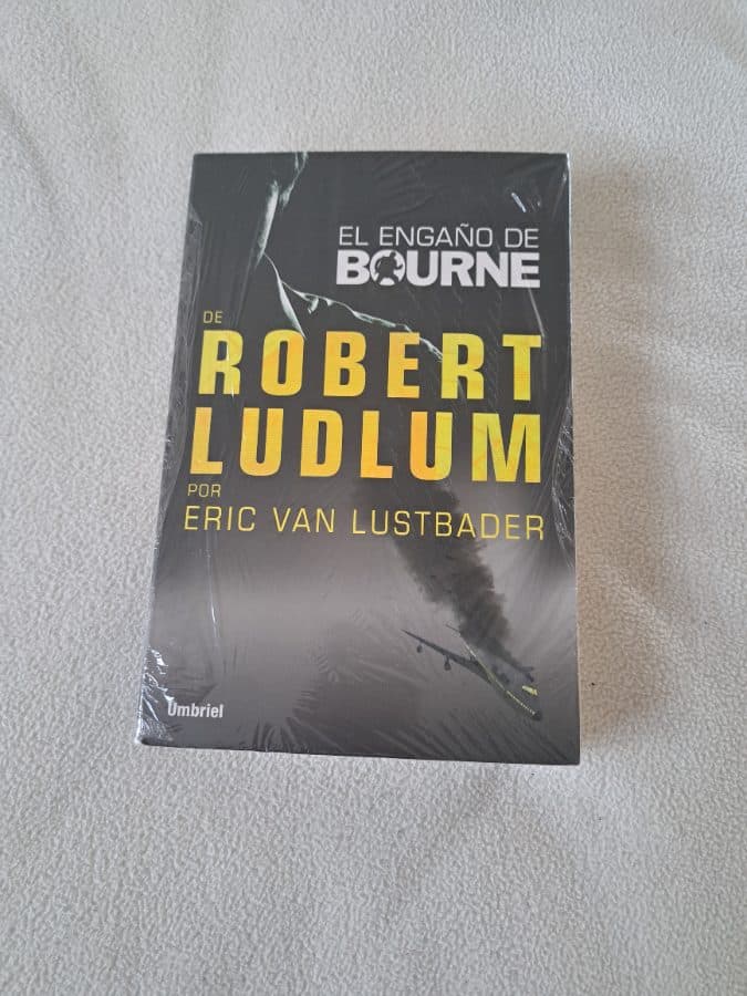 El engaño de Bourne — Eric Van Lustbader, libro usado