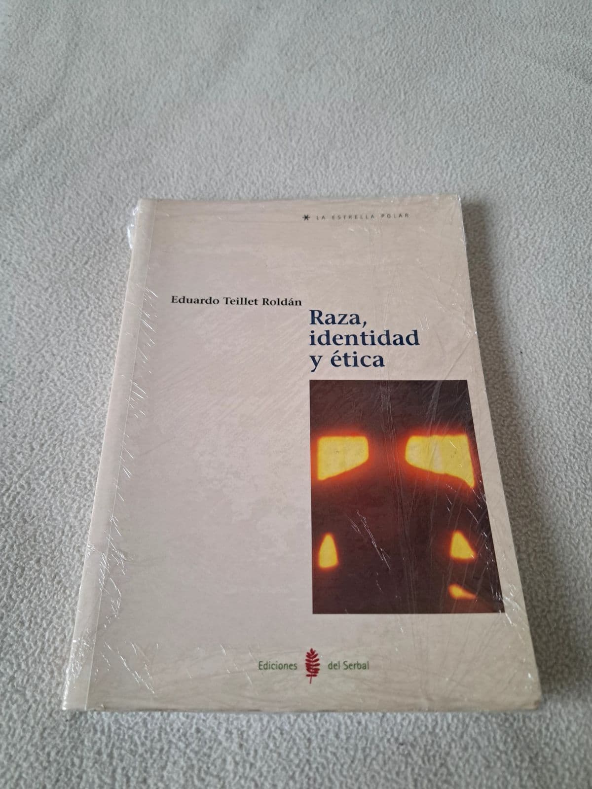 Raza, identidad y ética — Eduardo Teillet Roldán, libro usado