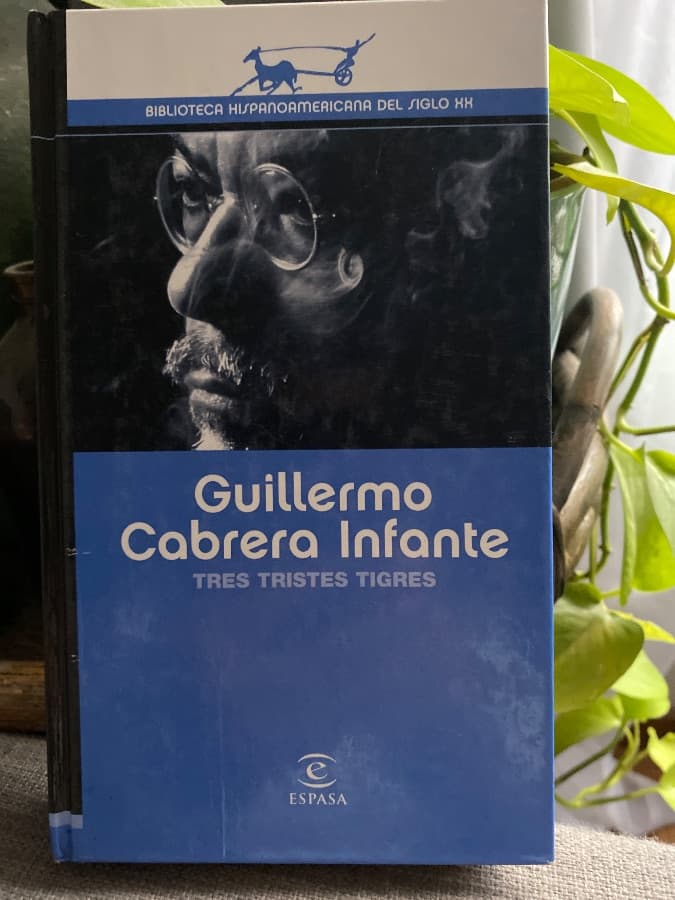 Tres Tristes Tigres — Guillermo Cabrera Infante, libro usado