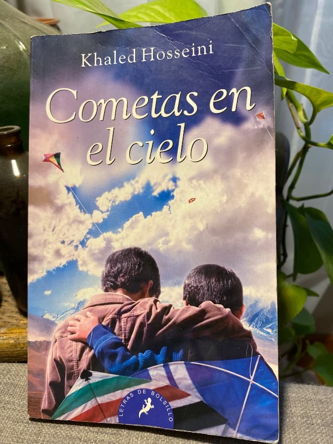 Cometas en el cielo — Khaled Hosseini, libro usado (foto 1 de 3)