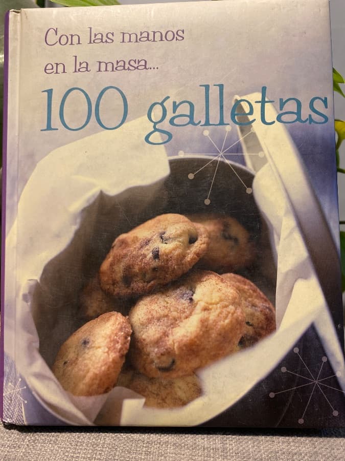 Con las manos en la masa... 100 galletas — Linda Doeser, libro usado (foto 1 de 5)