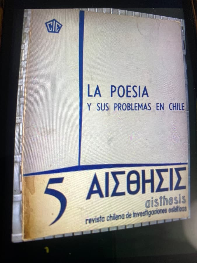 La Poesía y sus Problemas en Chile — V.V.A.A., libro usado