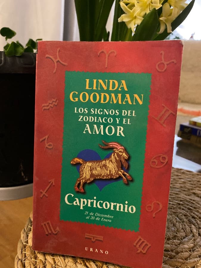 Los Signos del Zodíaco y el Amor: Capricornio — Linda Goodman, libro usado