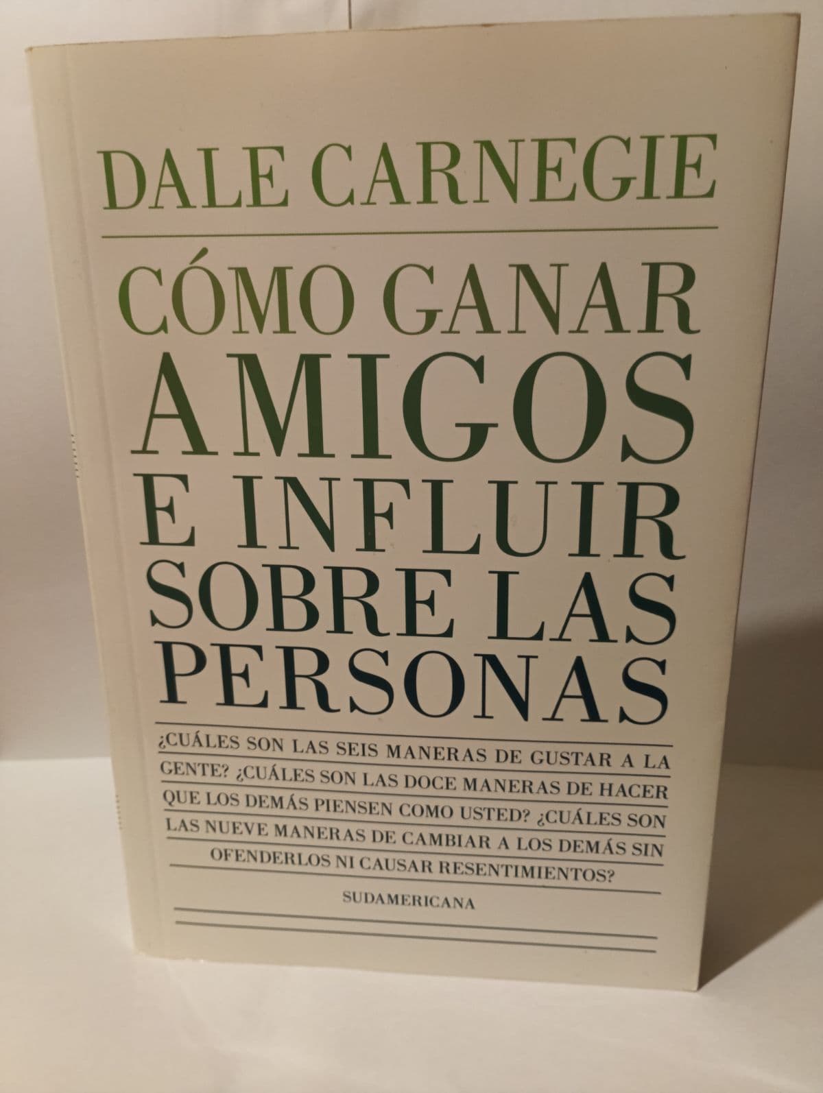 Cómo ganar amigos e influir sobre las personas — Dale Carnegie , libro usado