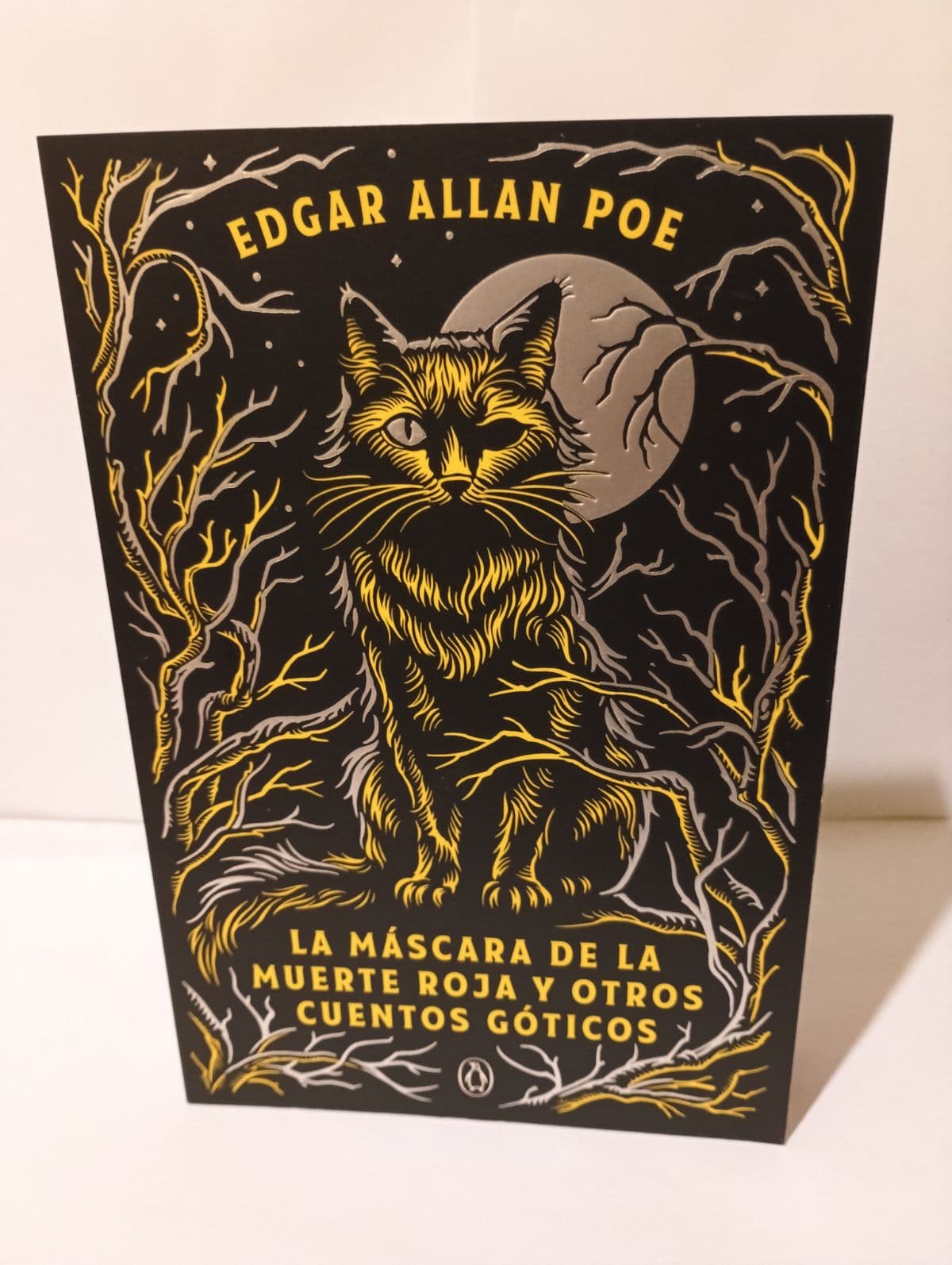 La máscara de la muerte roja y otros cuentos góticos — Edgar Allan Poe , libro usado (foto 1 de 6)
