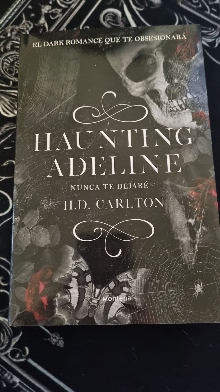 Haunting Adeline: Nunca te dejaré — H. D. Carlton, libro usado (foto 1 de 3)