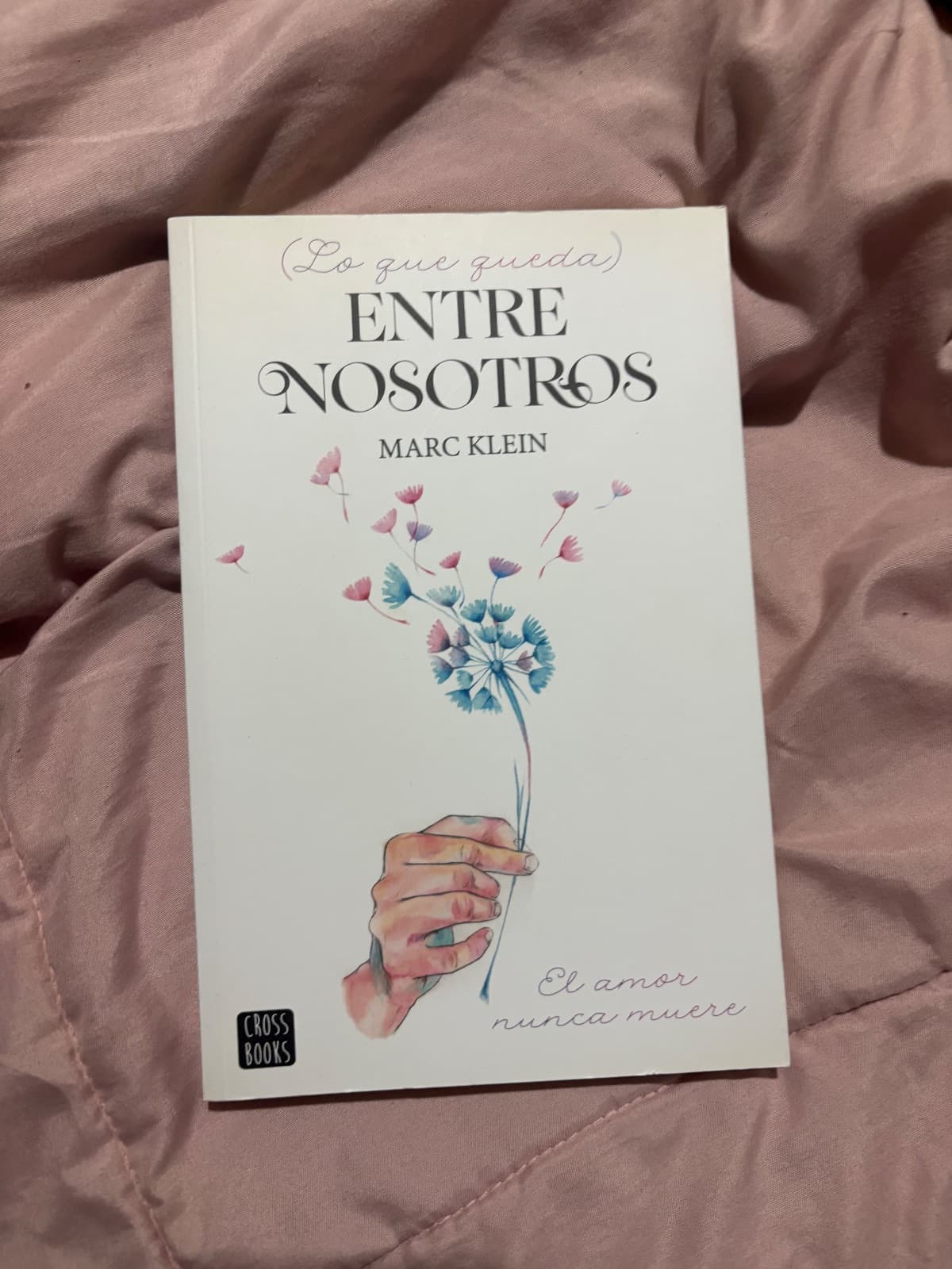 Entre nosotros — Marc lleno, libro usado