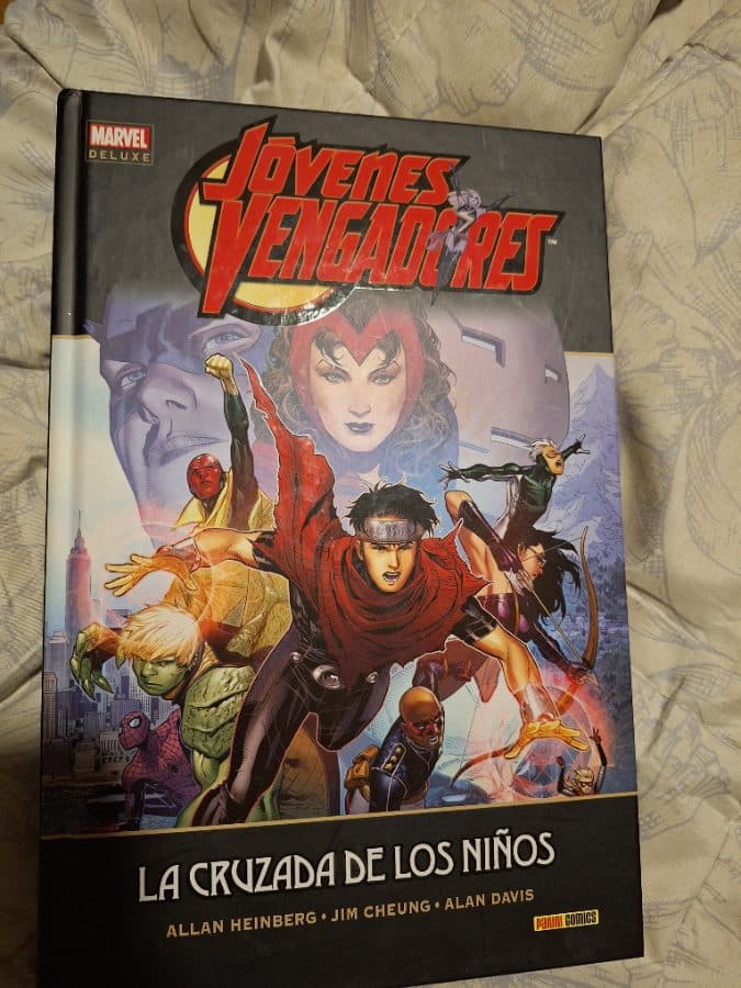 Comic: Marvel Deluxe. Jóvenes Vengadores 3. La Cruzada De Los Niños — ALLAN HEINBERG, JIM CHEUNG, OLIVIER COIPEL Y ALAN DAVIS, libro usado