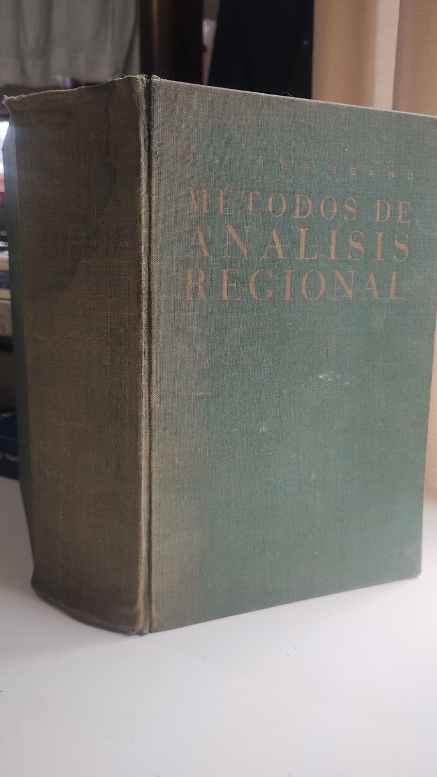 Método de análisis regional — Walter Isard , libro usado