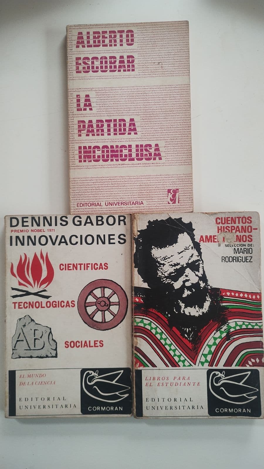 Tres libros de editorial Universitaria del 70