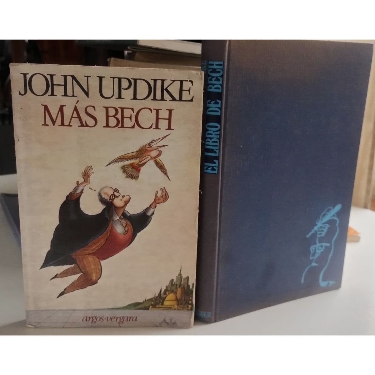 Dos libros de John Updike. El Libro de Bech + Más Bech — John Updike , libro usado (foto 1 de 2)