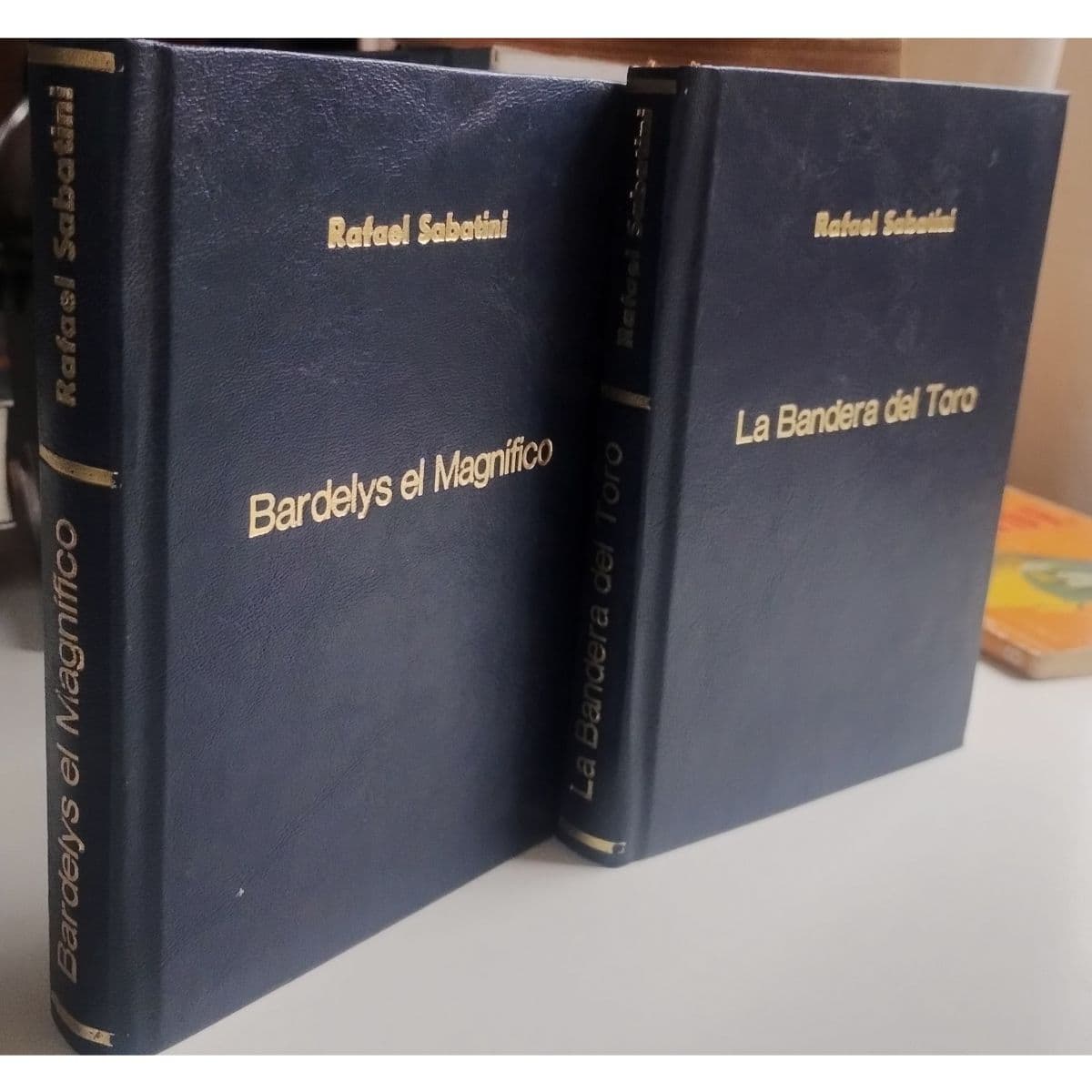 Dos obras clásicas de Rafael Sabatini — Rafael Sabatini , libro usado (foto 1 de 2)