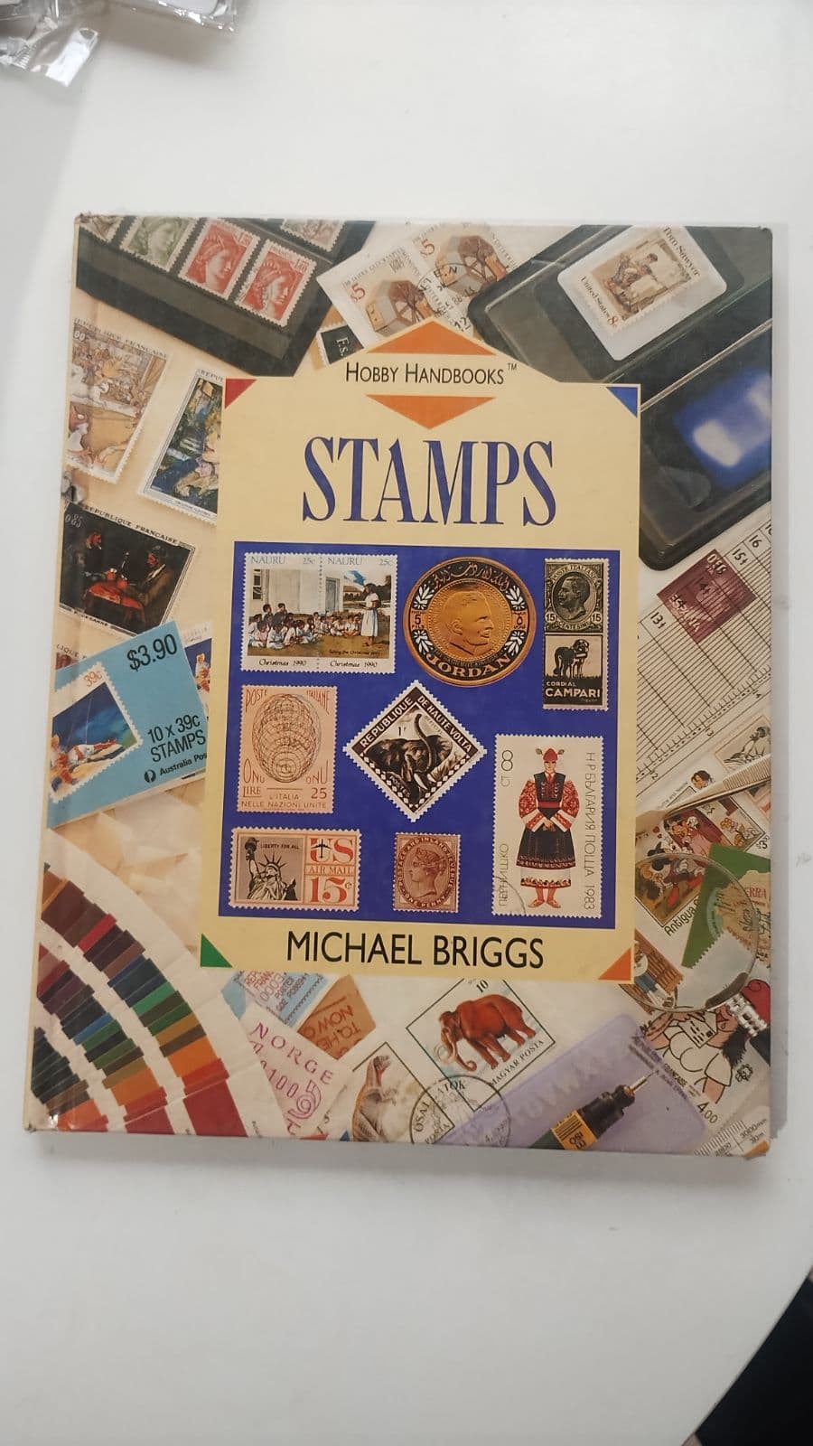Manual de Filatelia "Stamps" — Michael Briggs, libro usado (foto 1 de 6)