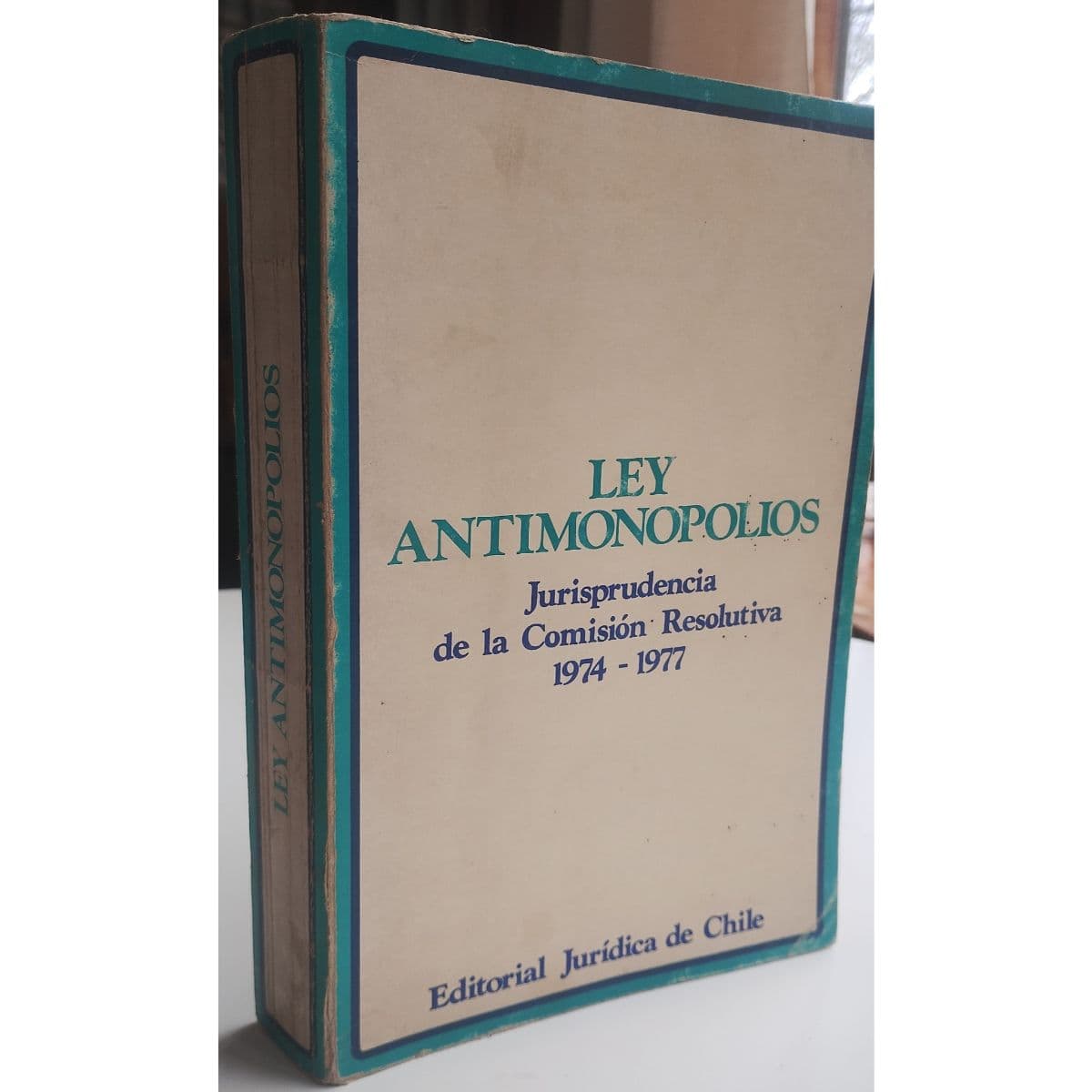 Ley antimonopolios — Comisión resolutiva , libro usado (foto 1 de 4)