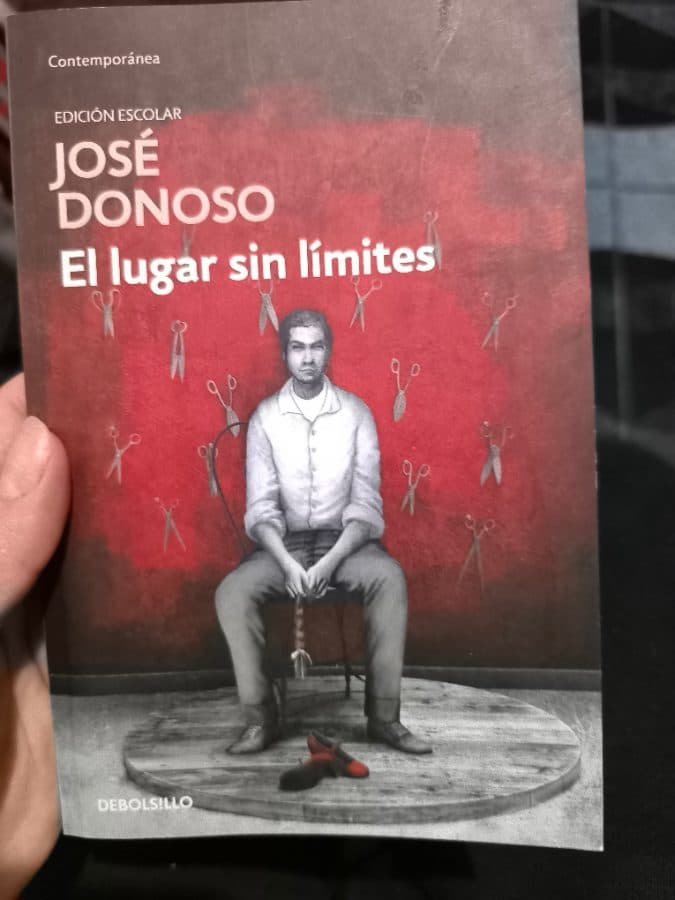 El lugar sin límites — José Donoso, libro usado (foto 1 de 2)