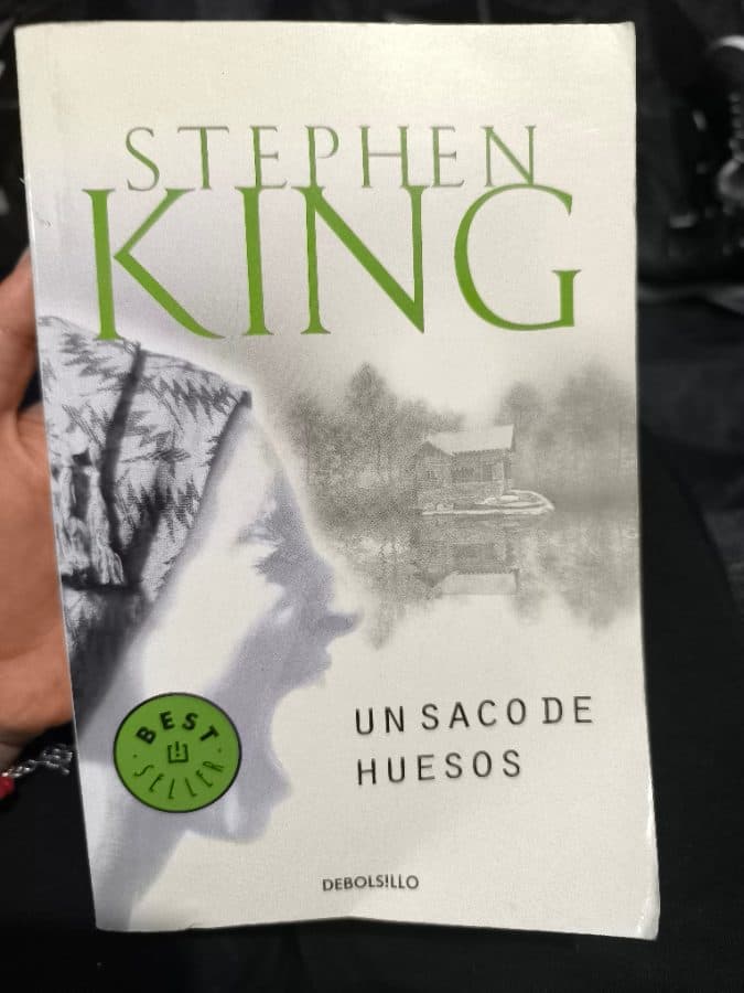 Un saco de huesos — Stephen King, libro usado