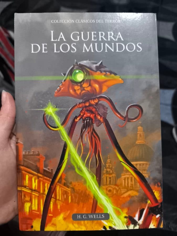 La Guerra de los Mundos — Herbert George Wells, libro usado (foto 1 de 2)