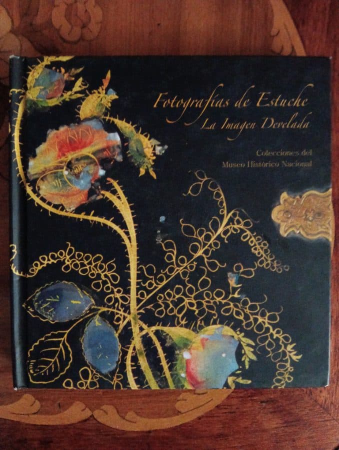 Fotografías de Estuche: La Imagen Develada