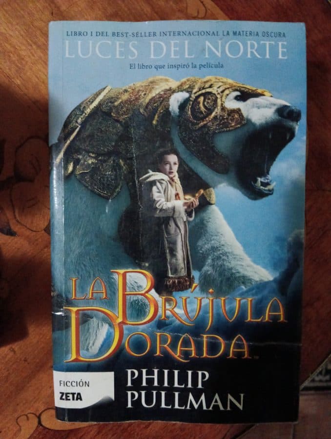 La Brújula Dorada — Philip Pullman, libro usado