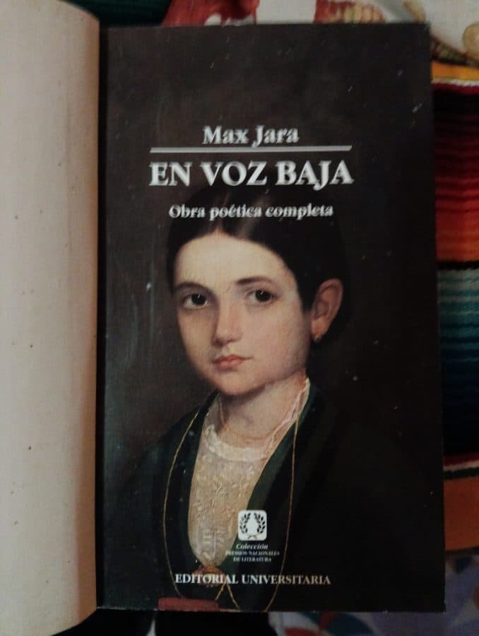 En voz baja: Obra poética completa — Max Jara, libro usado