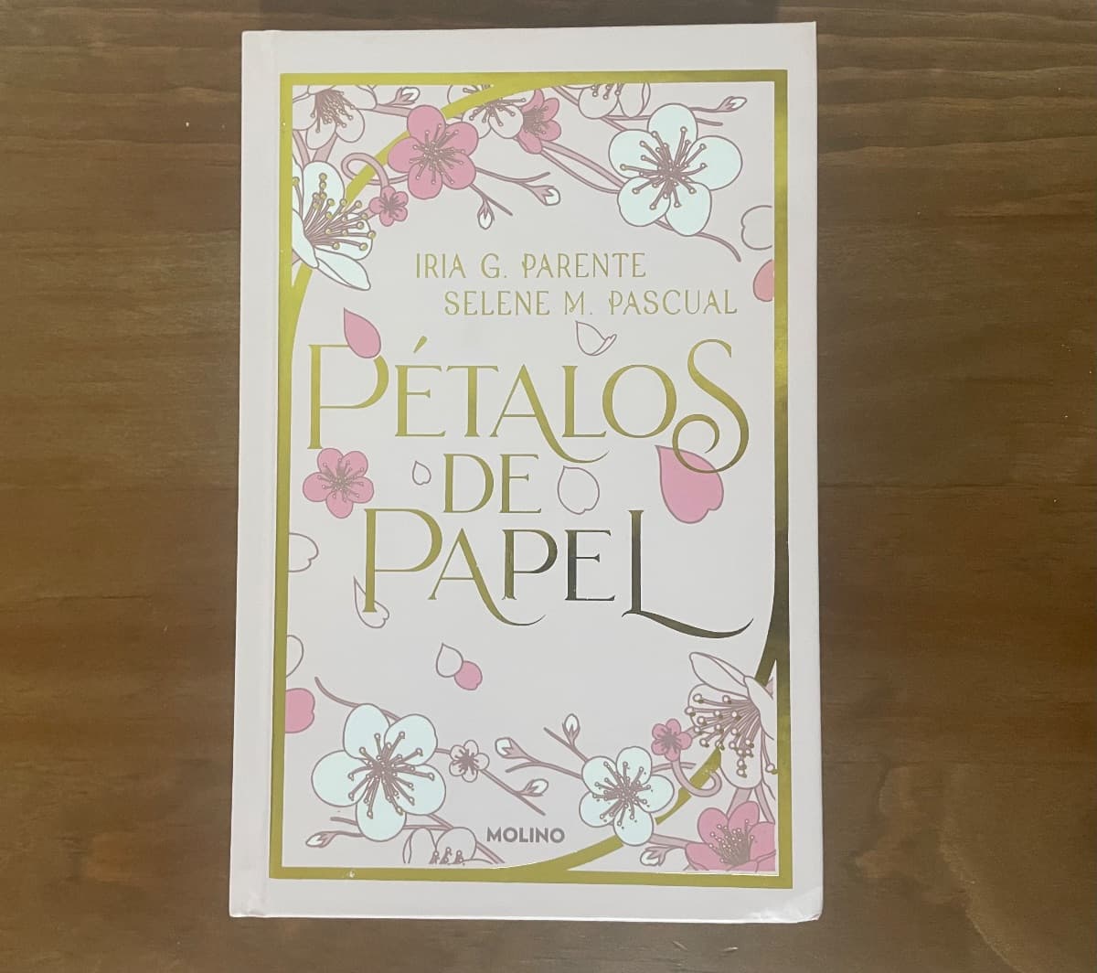Pétalos de Papel (Edición Limitada, Cantos Pintados) / Paper Petals (Limited Edi Tion, Sprayed Edges) — Iria G. PARENTE, Selene M. PASCUAL, libro usado