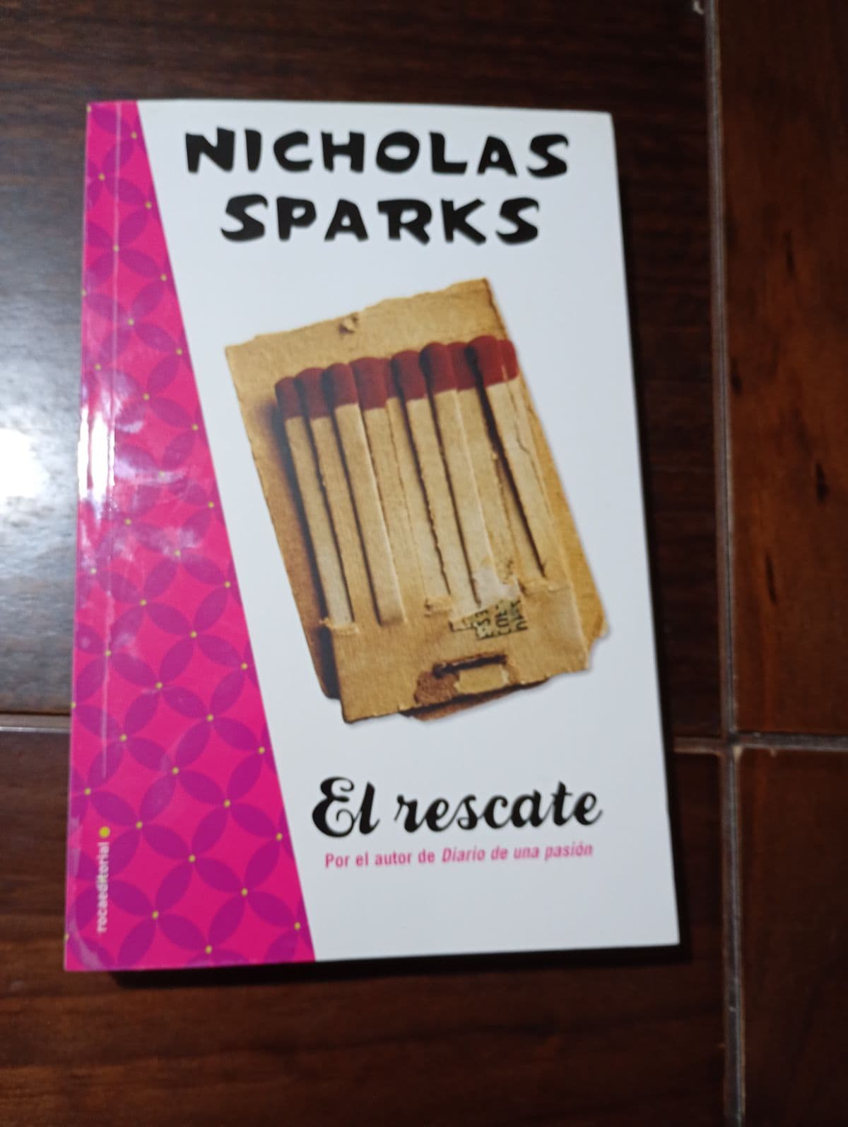 El rescate — Nicholas Sparks, libro usado (foto 1 de 4)
