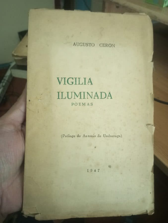 Vigilia Iluminada: Poemas — Augusto Cerón, libro usado (foto 1 de 6)