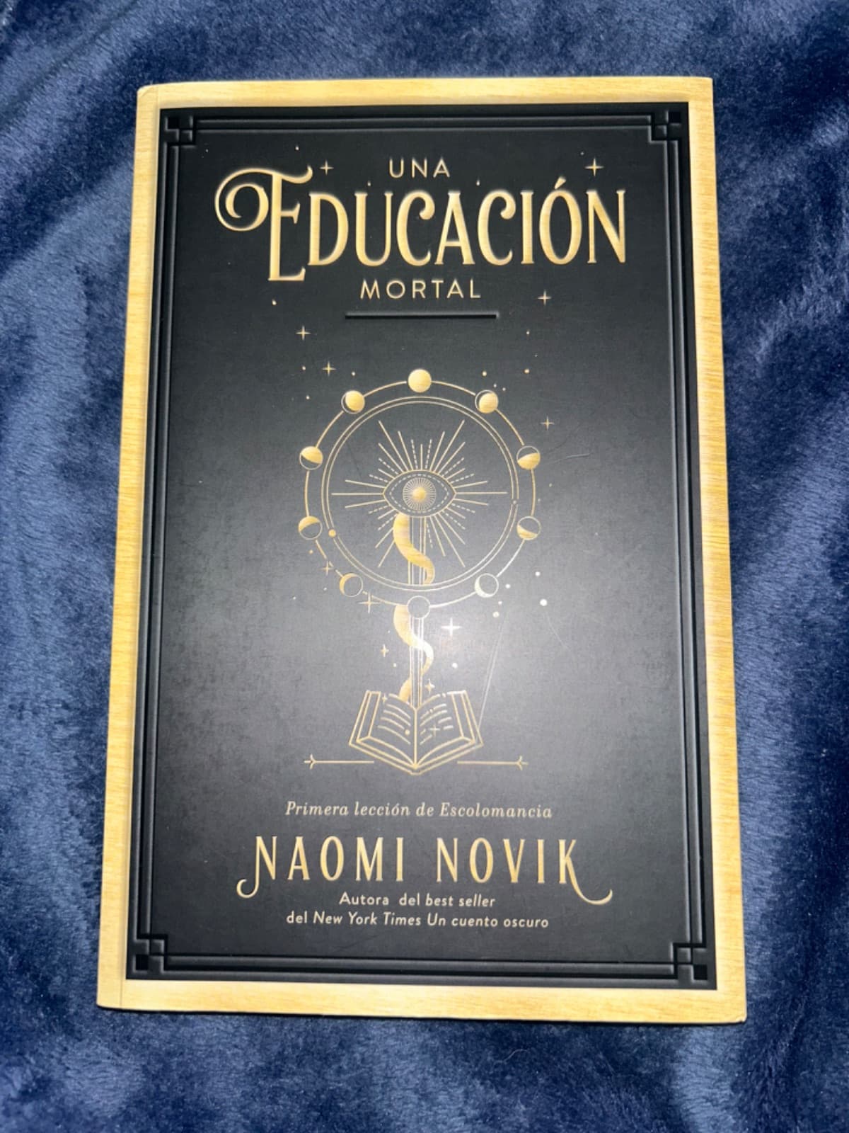 Una educación mortal — Naomi Novik, libro usado