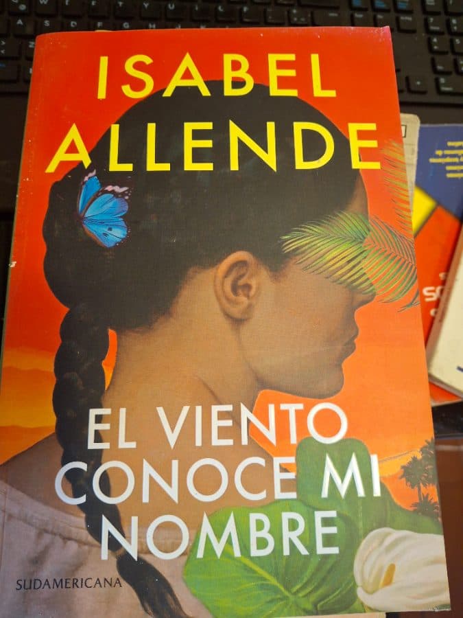 El viento conoce mi nombre — Isabel Allende, libro usado