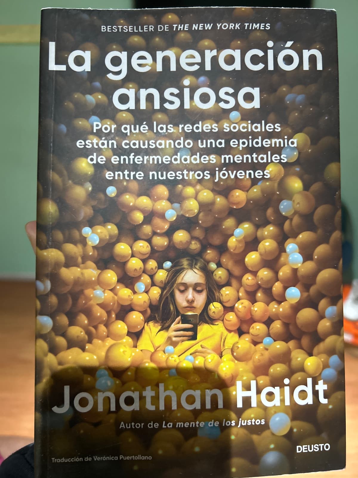 La generación ansiosa: Por qué las redes sociales están causando una epidemia de enfermedades mentales entre nuestros jóvenes — Jonathan Haidt, libro usado (foto 1 de 2)