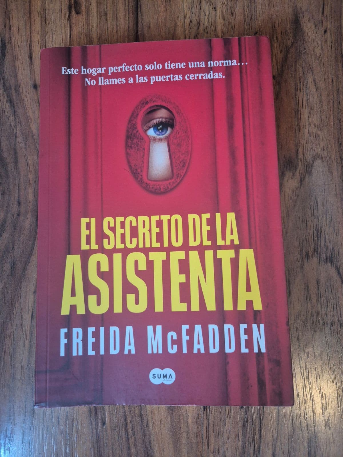 El secreto de la asistenta — Freida Mcffaden, libro usado