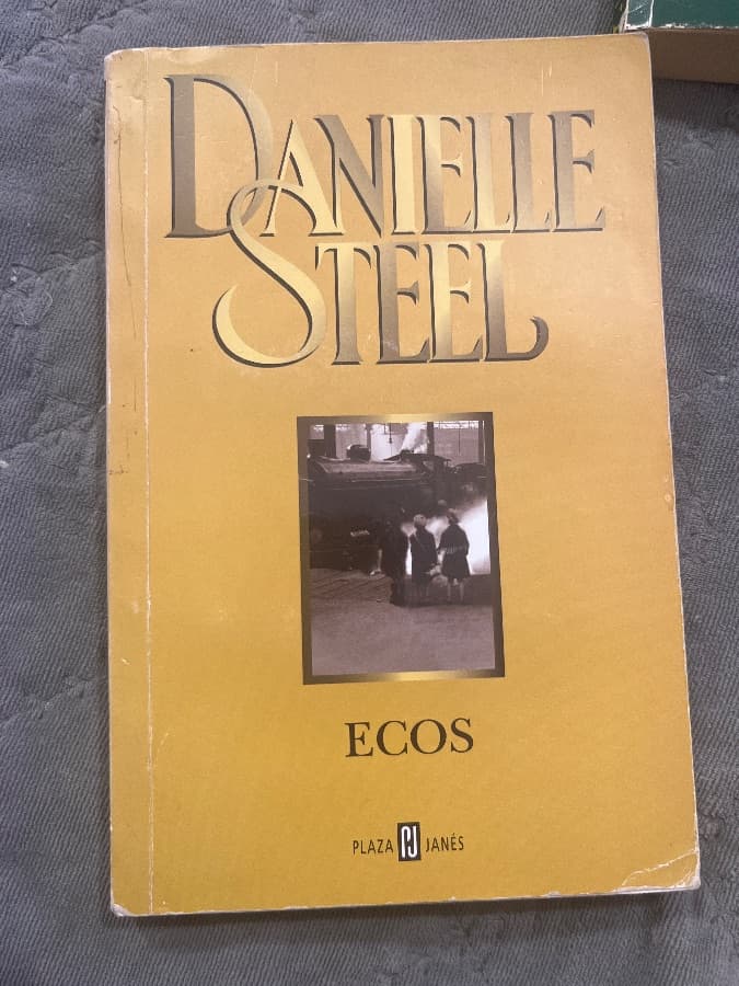 Ecos — Danielle Steel, libro usado