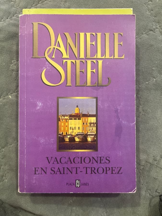 Vacaciones en Saint-Tropez — Danielle Steel, libro usado