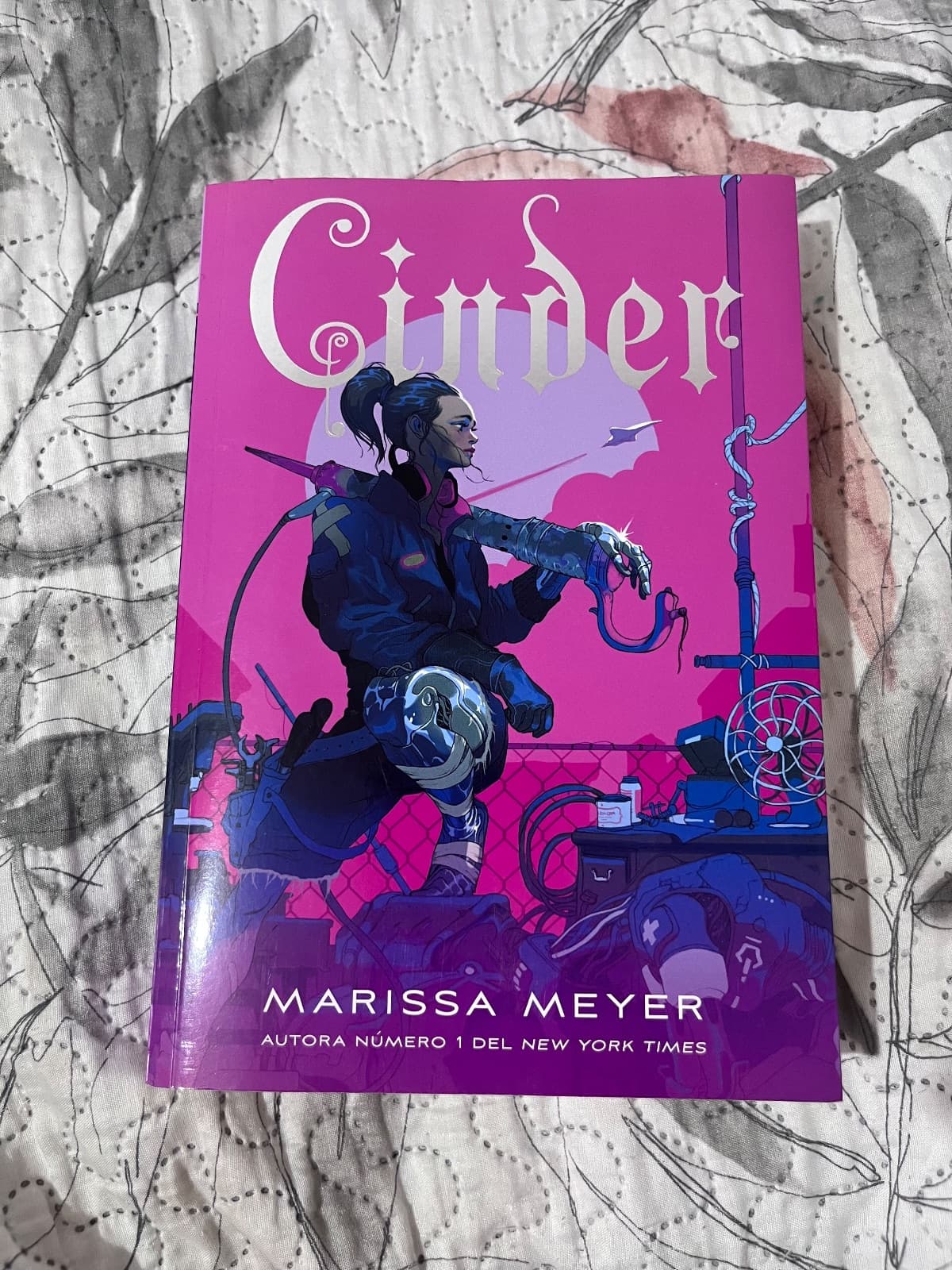 Cinder — Marissa Meyer, libro usado