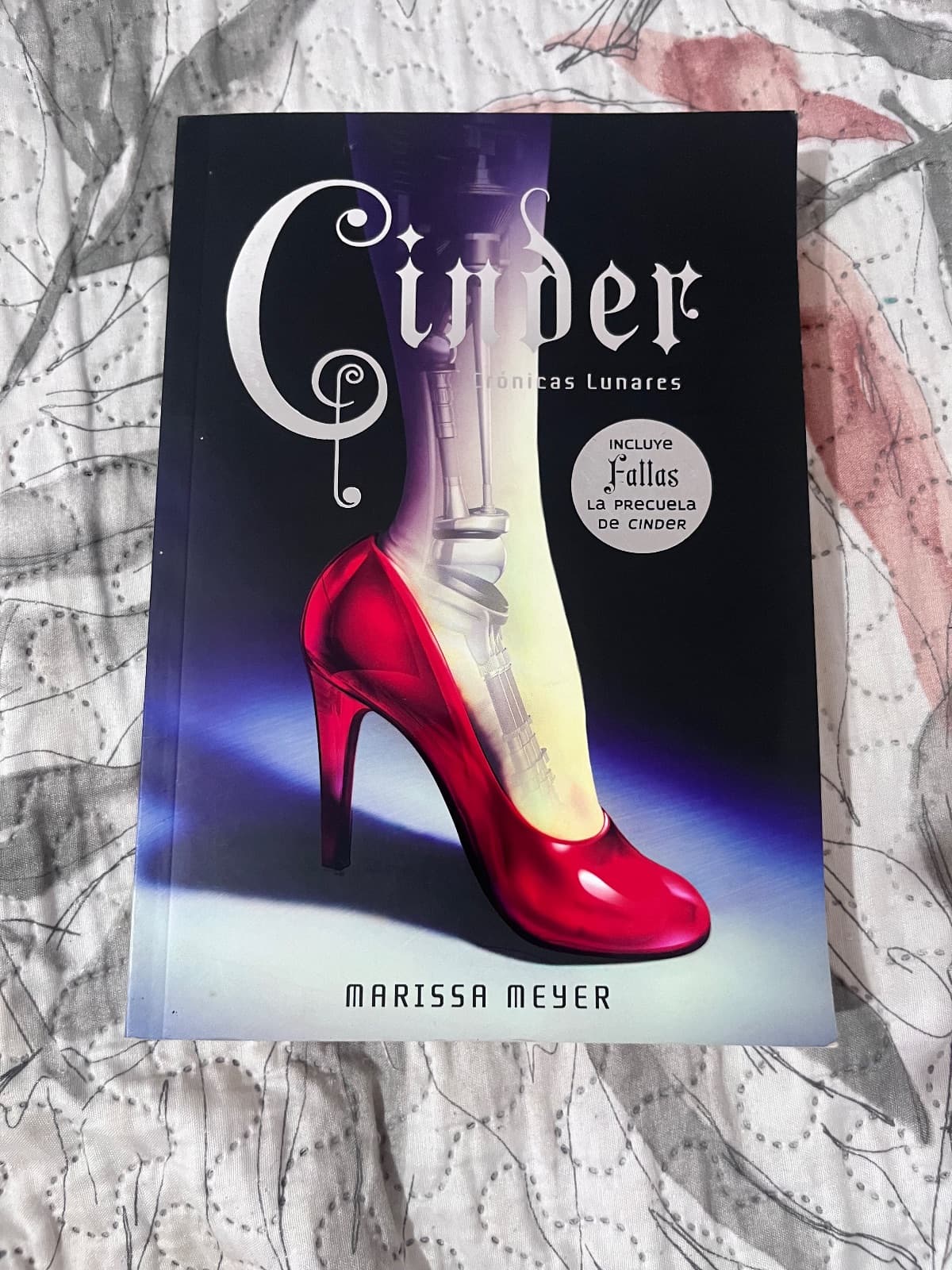Cinder — Marissa Meyer, libro usado