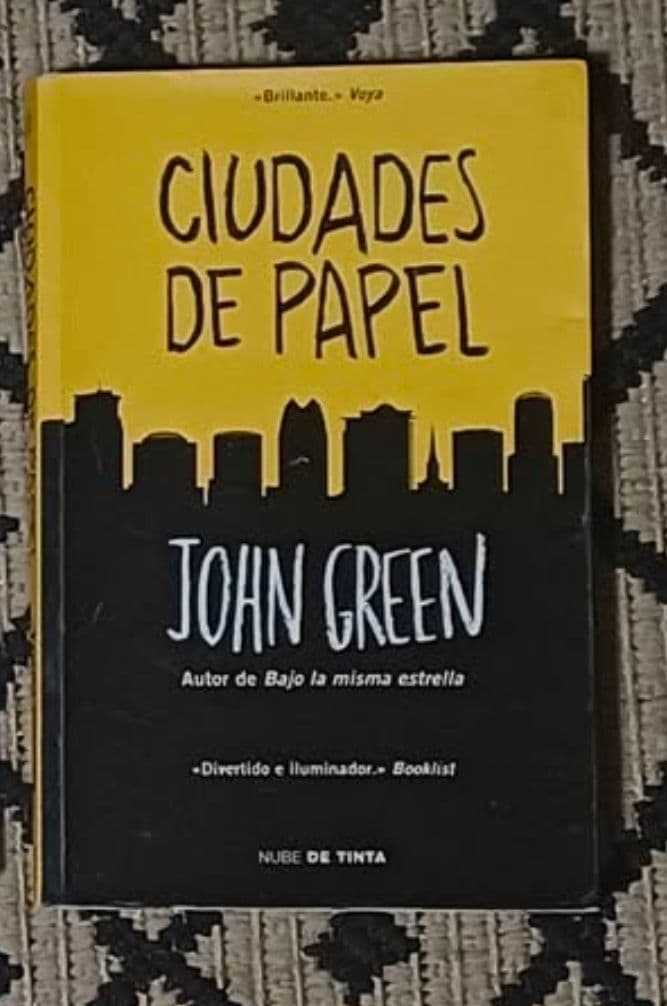 Ciudades de papel — John Green, libro usado