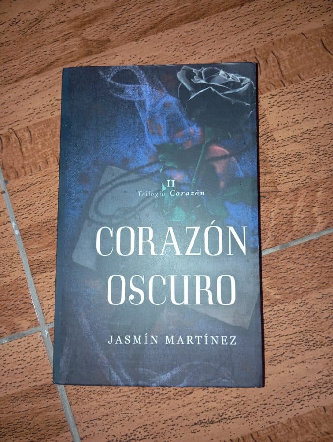Corazón Oscuro — Jasmin Martinez, libro usado