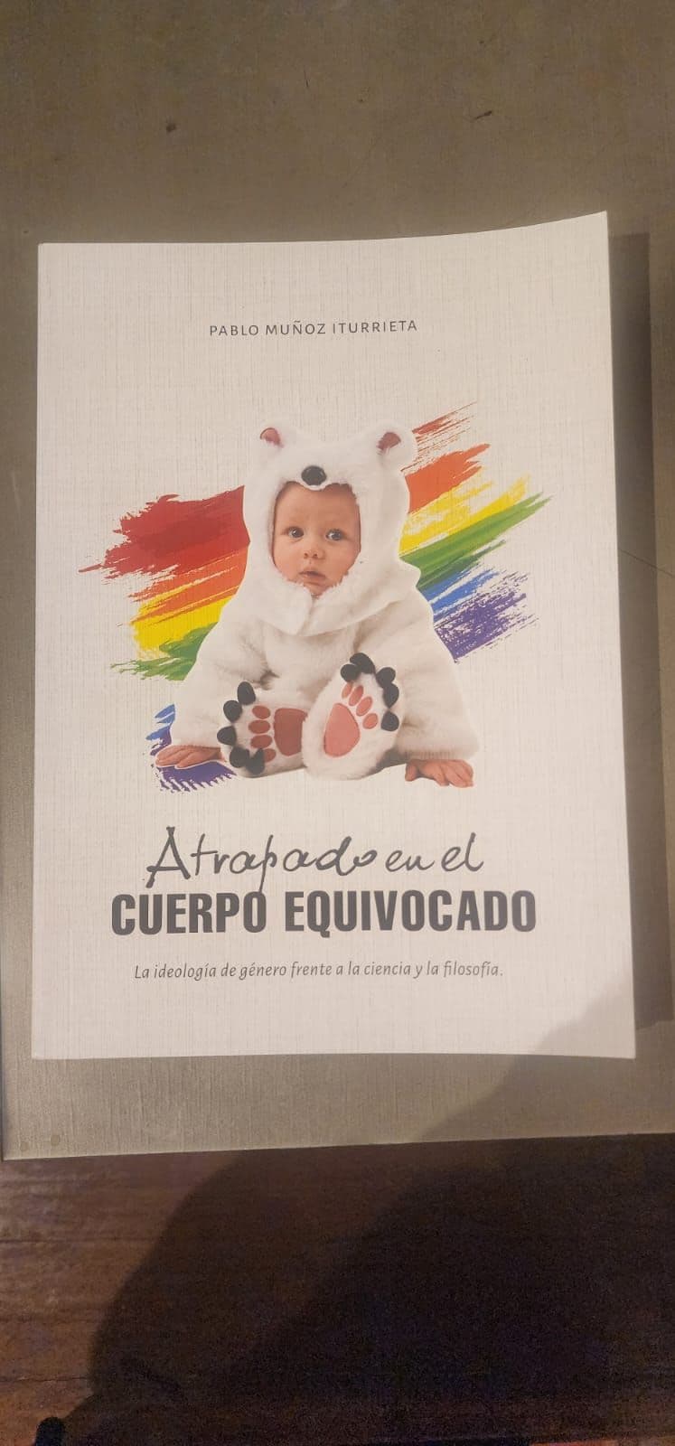 Atrapado en el Cuerpo Equivocado — Pablo Muñoz Iturrieta, libro usado (foto 1 de 2)