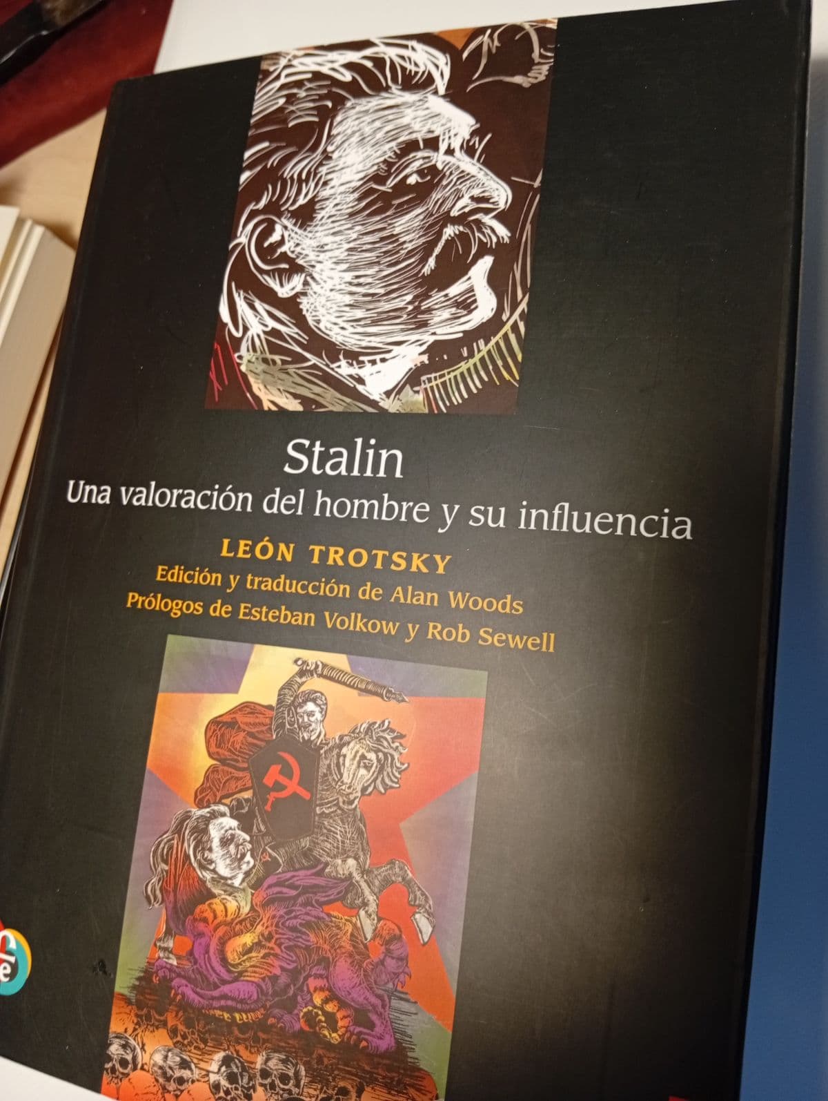 STALIN. Una valoración del hombre y su influencia — LEN. TROTSKY, libro usado (foto 1 de 3)