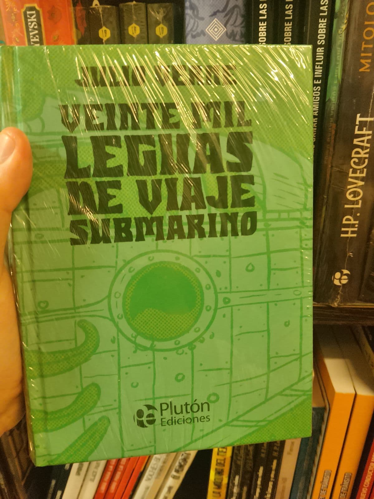 Veinte mil leguas de viaje submarino — Jules Verne, libro usado