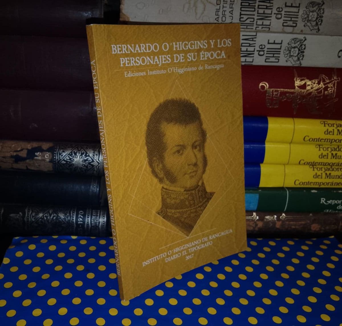 Bernardo O'Higgins Y Los Personajes De Su Época — Instituto O'higginiano, libro usado (foto 1 de 4)