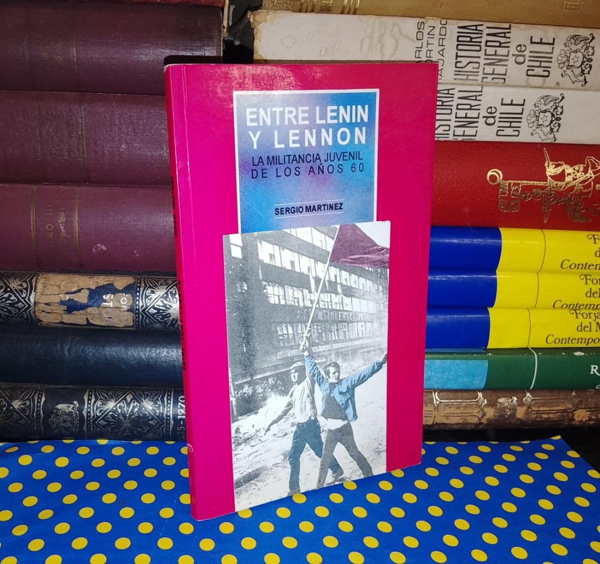 Entre Lenin Y Lennon — Sergio Martínez, libro usado