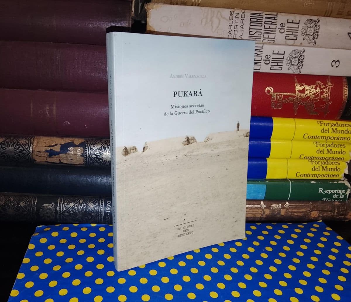 Pukará — Andrés Valenzuela, libro usado (foto 1 de 3)
