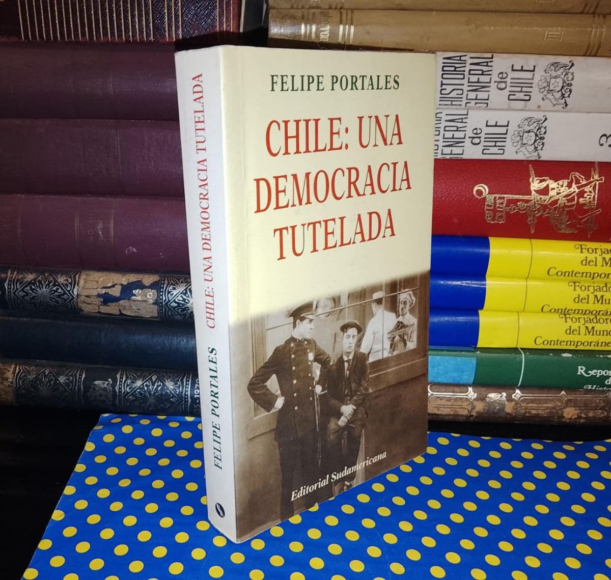 Chile: Una Democracia Tutelada — Felipe Portales, libro usado (foto 1 de 4)